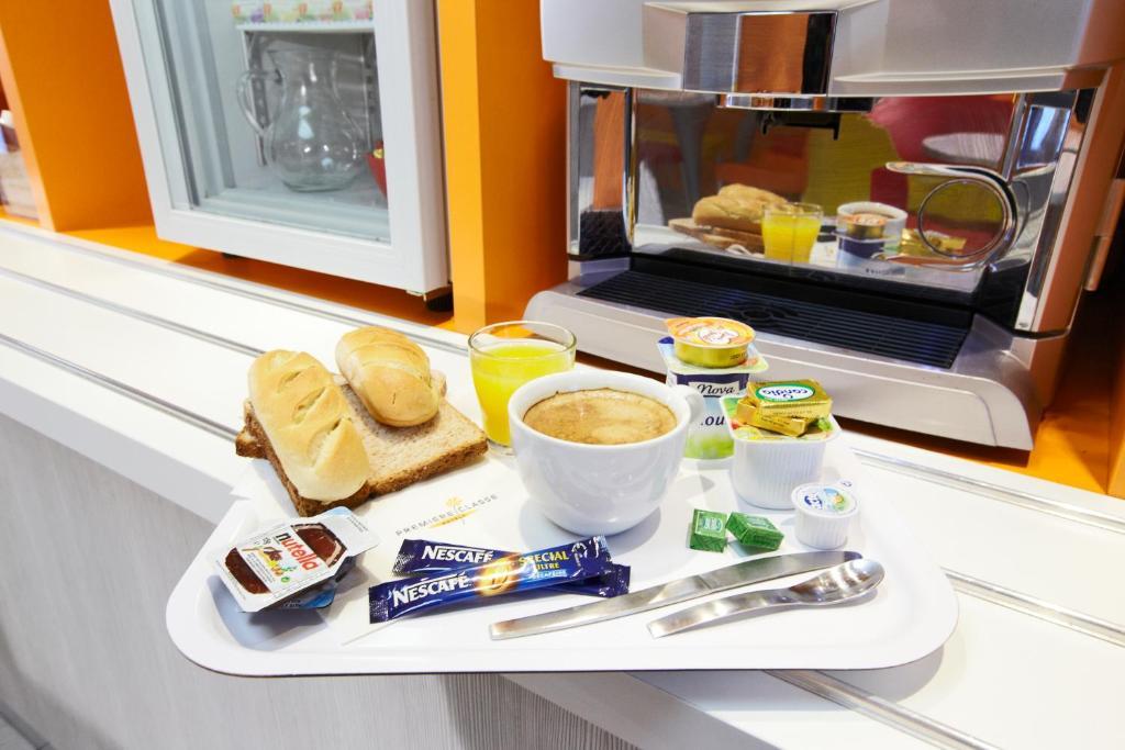 Premiere Classe Montreuil Montreuil  Dış mekan fotoğraf A typical breakfast at a hotel
