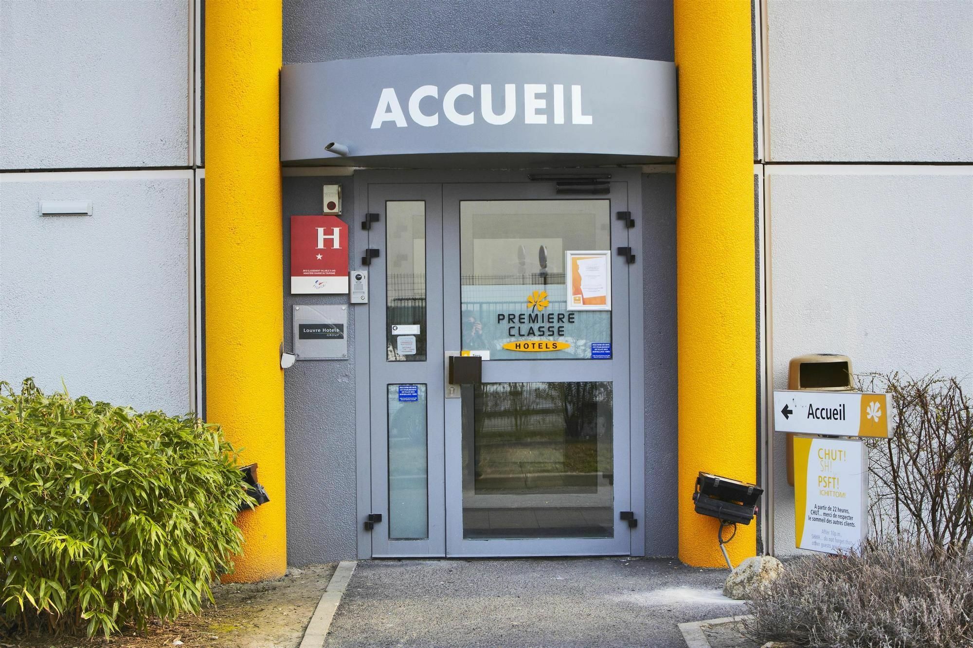 Premiere Classe Montreuil Montreuil  Dış mekan fotoğraf Entrance of the airport