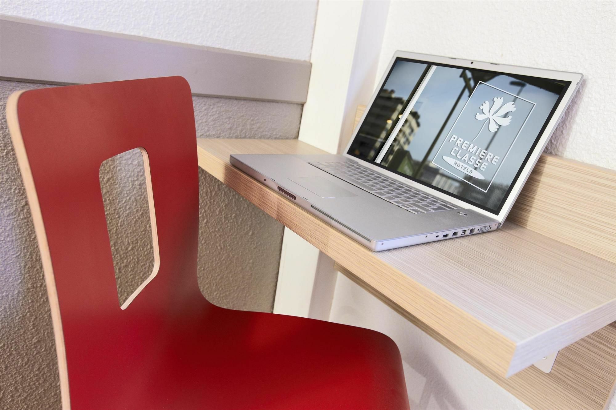 Premiere Classe Montreuil Montreuil  Dış mekan fotoğraf A Dell Studio 17