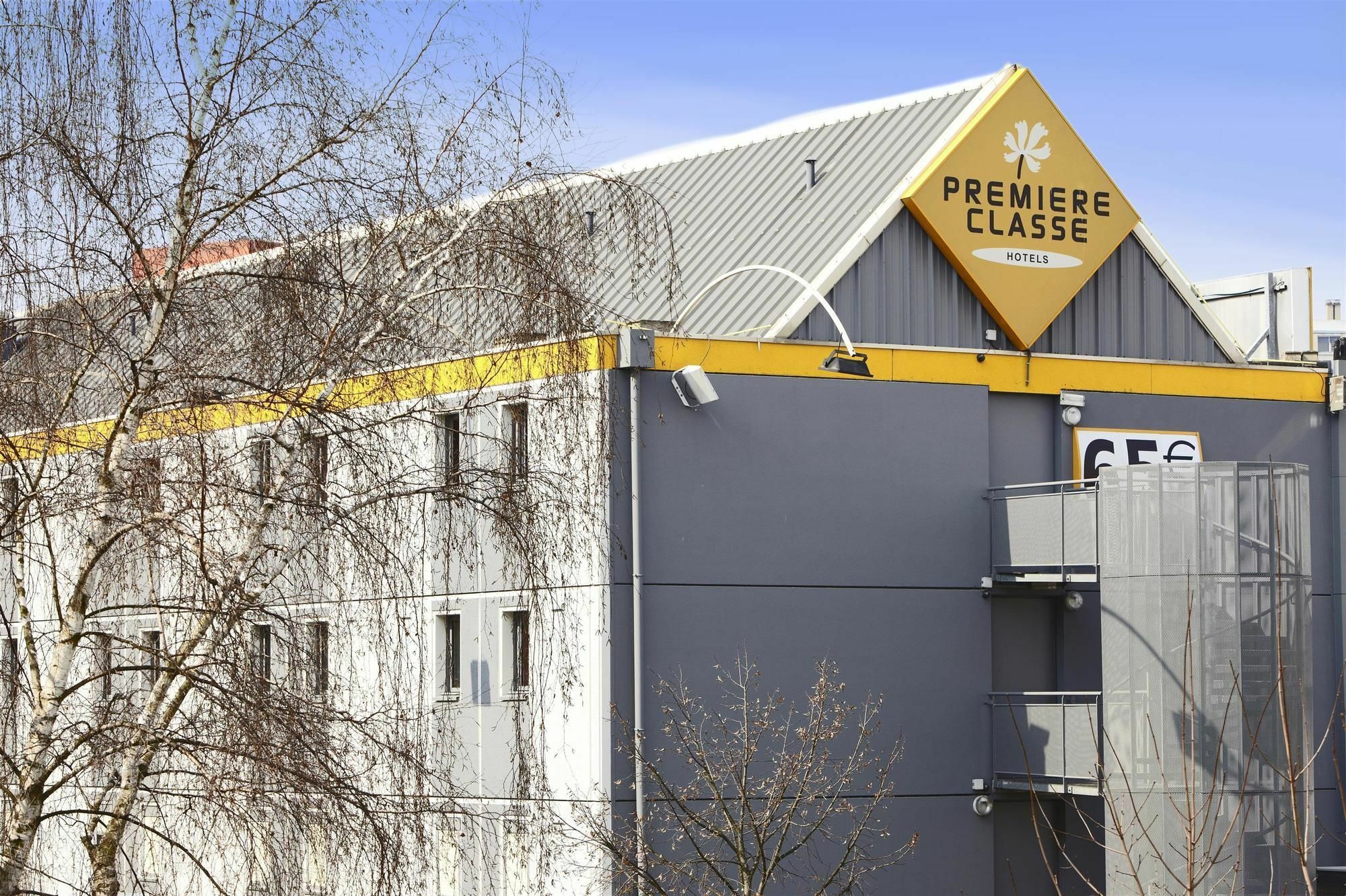 Premiere Classe Montreuil Montreuil  Dış mekan fotoğraf The school's main building